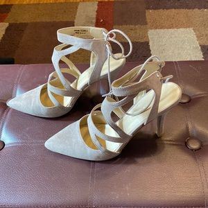 Chinese Laundry Taupe Heel (E)